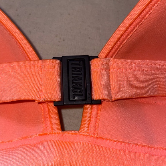 Triangle top - Picture 3 of 3